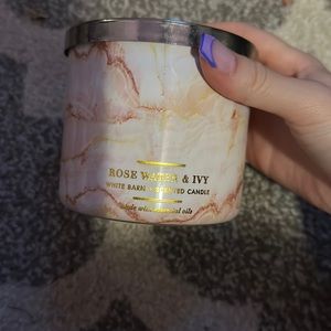 Bath and body works candle